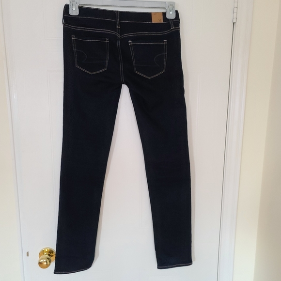 American Eagle Stretch Skinny Jeans. Dark Wash. 4 Short or W26½, L27. - Picture 2 of 5